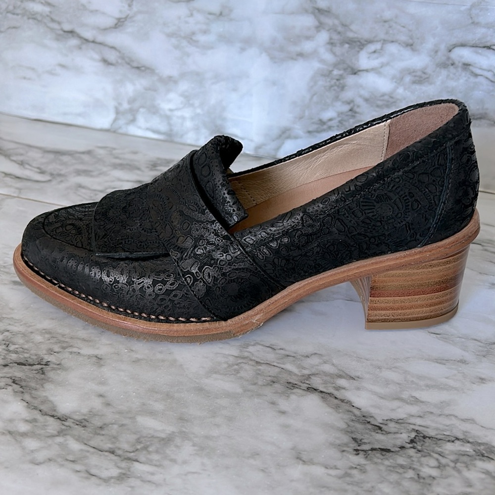 Neosens size EU 36 size 6 Lace patterned stamped tooled leather heeled loafers - Picture 9 of 15